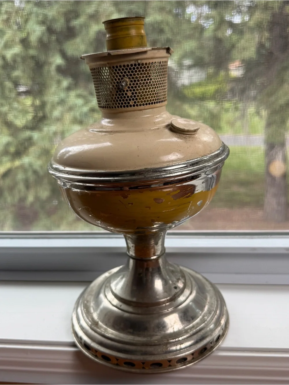 Vintage Aladdin Oil Lamp Kerosene Yellow & Silver No Chimney Homesteadin Prairie